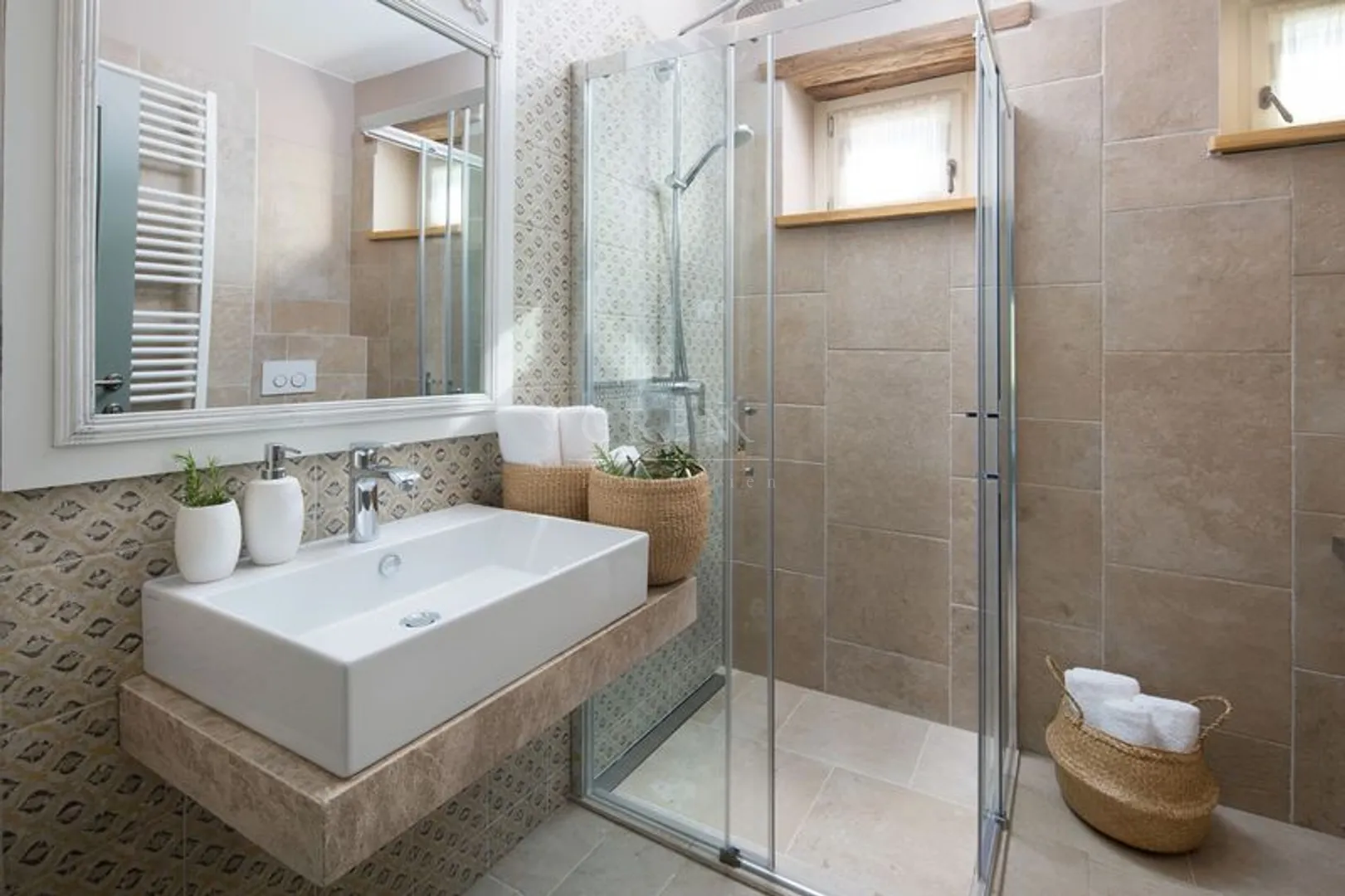 luksuzna vila sa bazenom, kanfanar, 372 m2 - slika 5