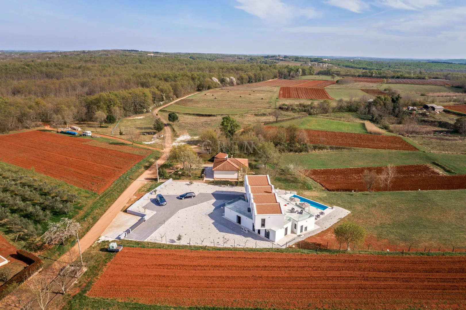 moderna vila sa velikom okućnicom u okolici poreča - slika 8