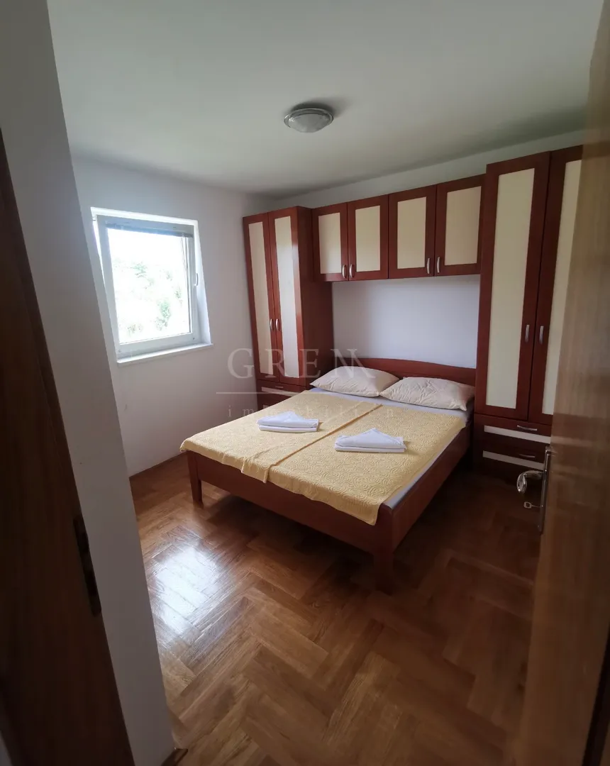 stan malinska krk, 62 m2+parking, balkon - slika 9