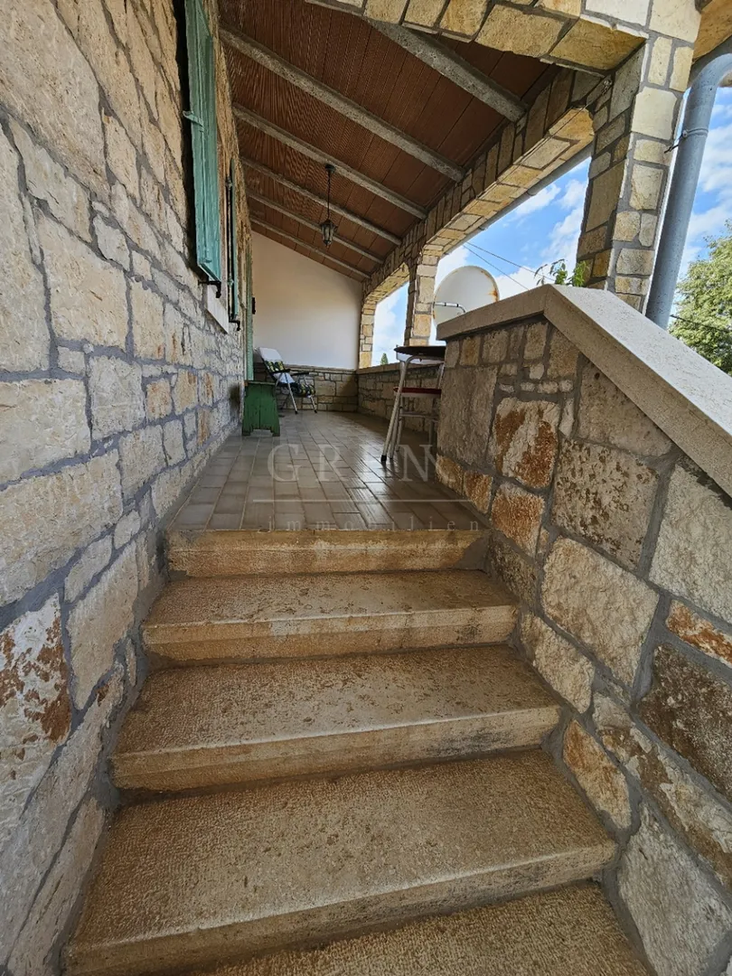 kamena kuća 17 km od poreča - slika 9