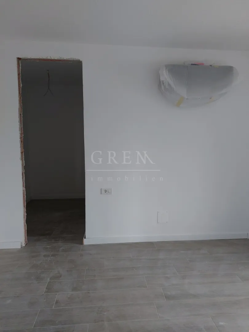 prekrasan stan na izvrsnoj lokaciji, 300 metara od mora, 89 m2, prodaja - slika 9