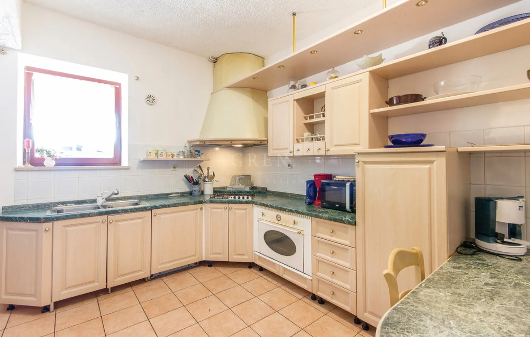 kuća s bazenom 5 km od poreča, 330 m2, prodaja - slika 10