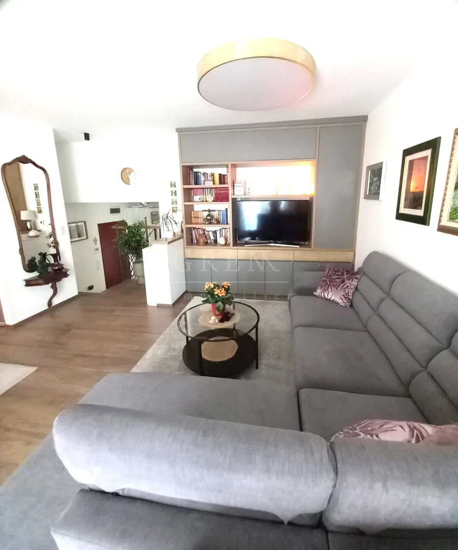 Svijetao 3-sobni stan, NKP 88 m2 - Kustošija, Zagreb