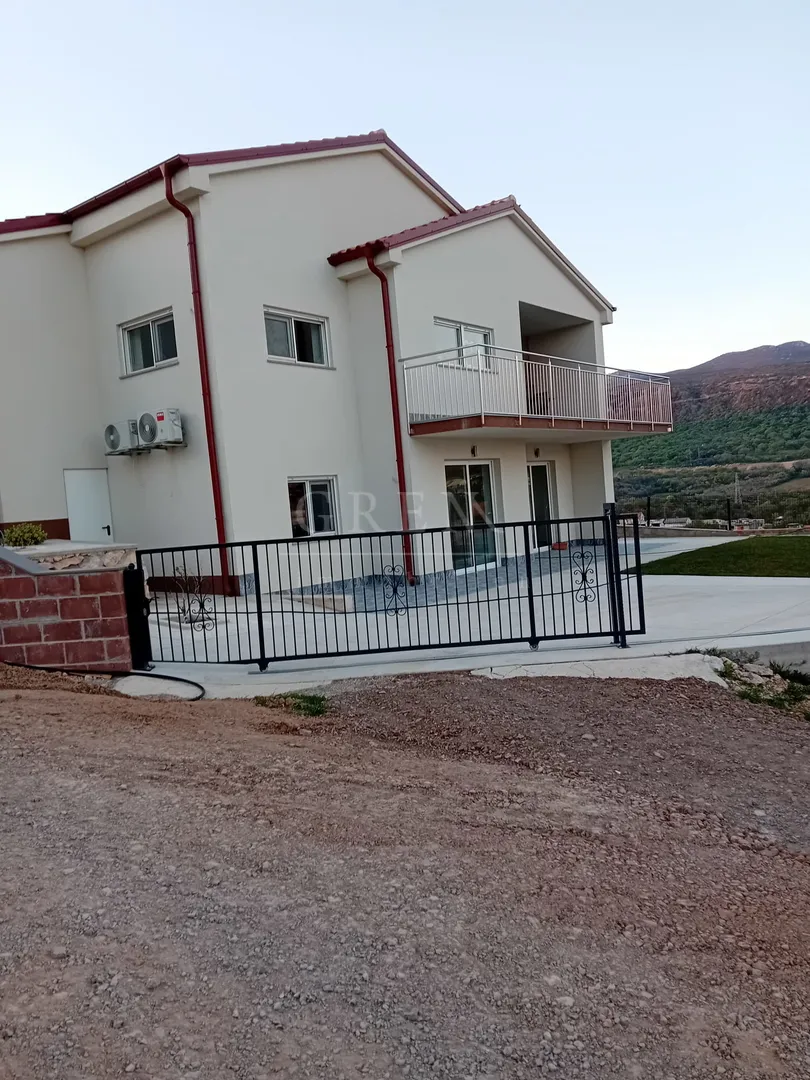 prodaja,kuća (222m2 bruto) s velikim potencijalom,novi vinodolski! - slika 2