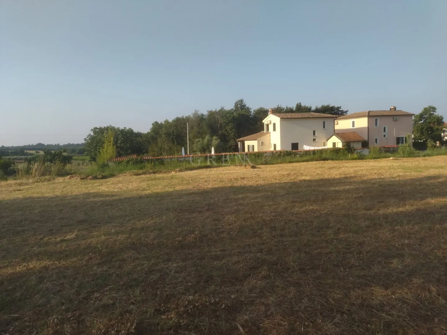 Građevinsko zemljište 4,5 km od mora, 1280 m2 - Poreč