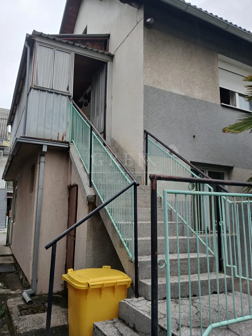 kuća zagreb dubrava, 150 m2+30 m2 dvorišni objekt - slika 3