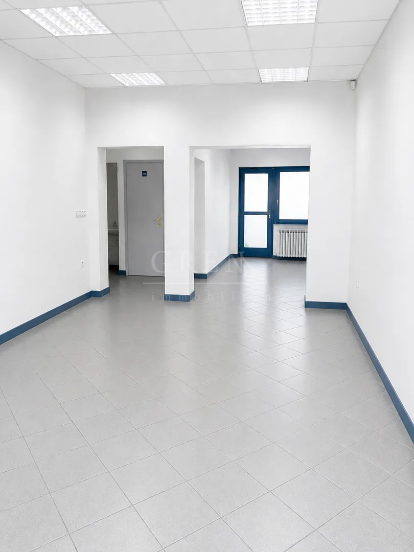 poslovni prostor top lokacija /35m²/kod stanice od 172 busa - slika 1