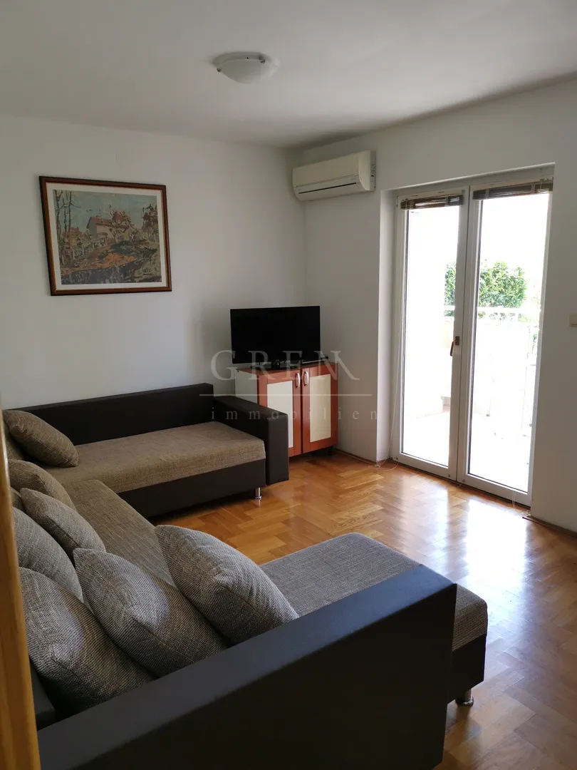 Stan Malinska Krk, 62 m2+75 m2 vrt+parking - Bogovići, Malinska-Dubašnica