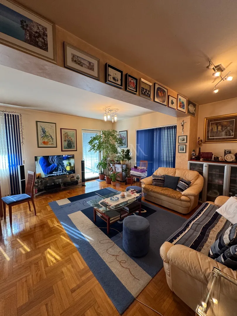 Stan Zagreb Vrapče, 85m2 + privatna garaža 29m2, dva balkona 9m2