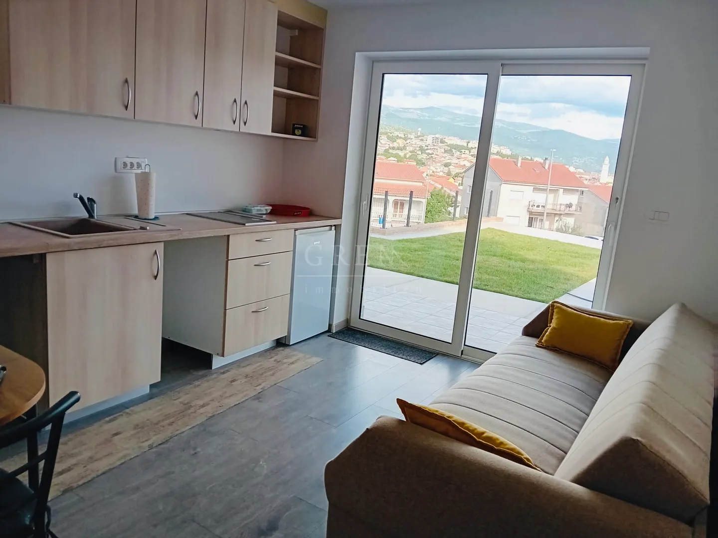 prodaja,kuća (222m2 bruto) s velikim potencijalom,novi vinodolski! - slika 13