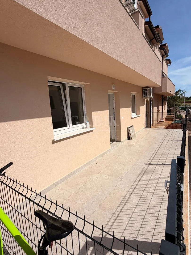 stan novigrad istra, 36 m2+terasa 20 m2+parking - slika 9