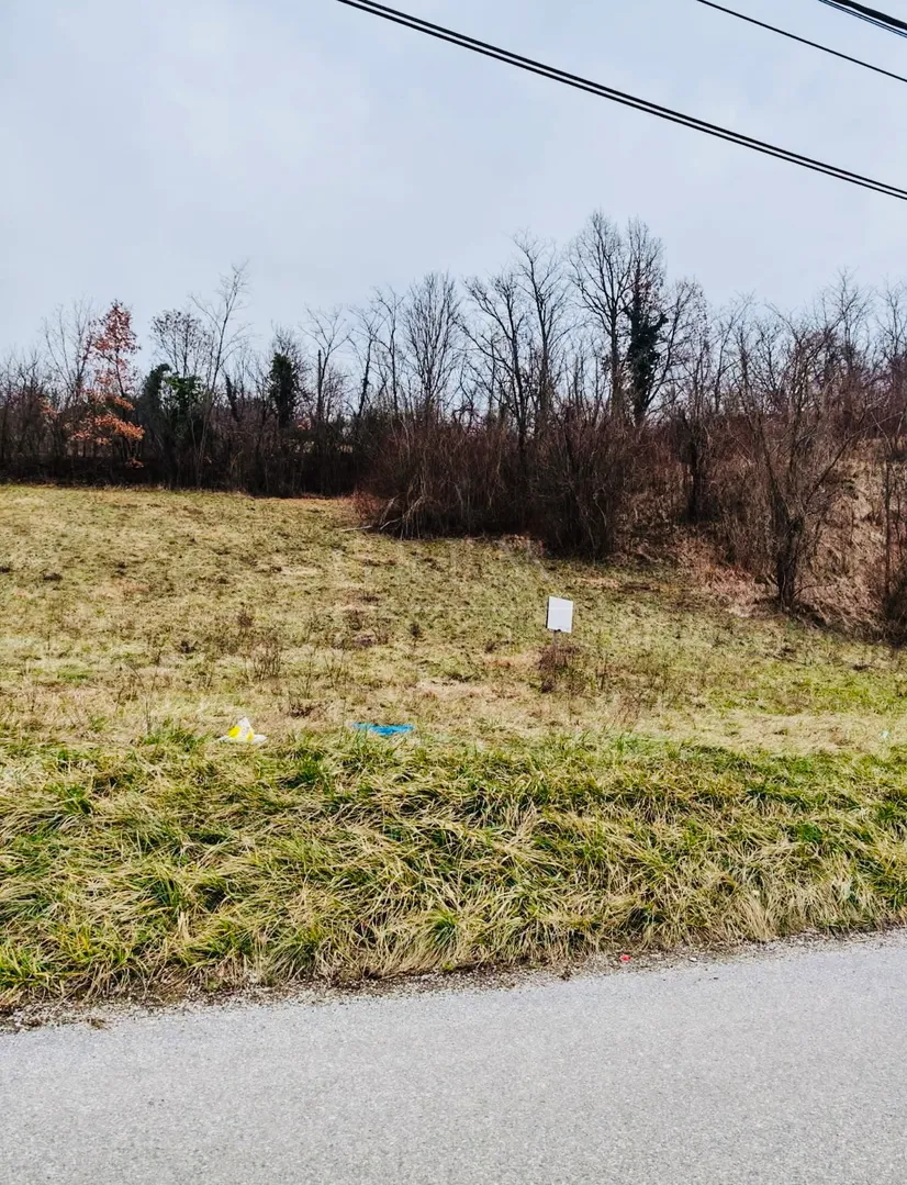 RIJETKA PRILIKA – ATRAKTIVNO GRAĐEVINSKO ZEMLJIŠTE 2.046 m² UZ BRANOVEČKU CESTU! - Zagreb