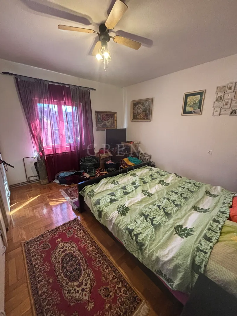 kuća zagreb kozari put, 230 m2+452 m2 parcela - slika 2