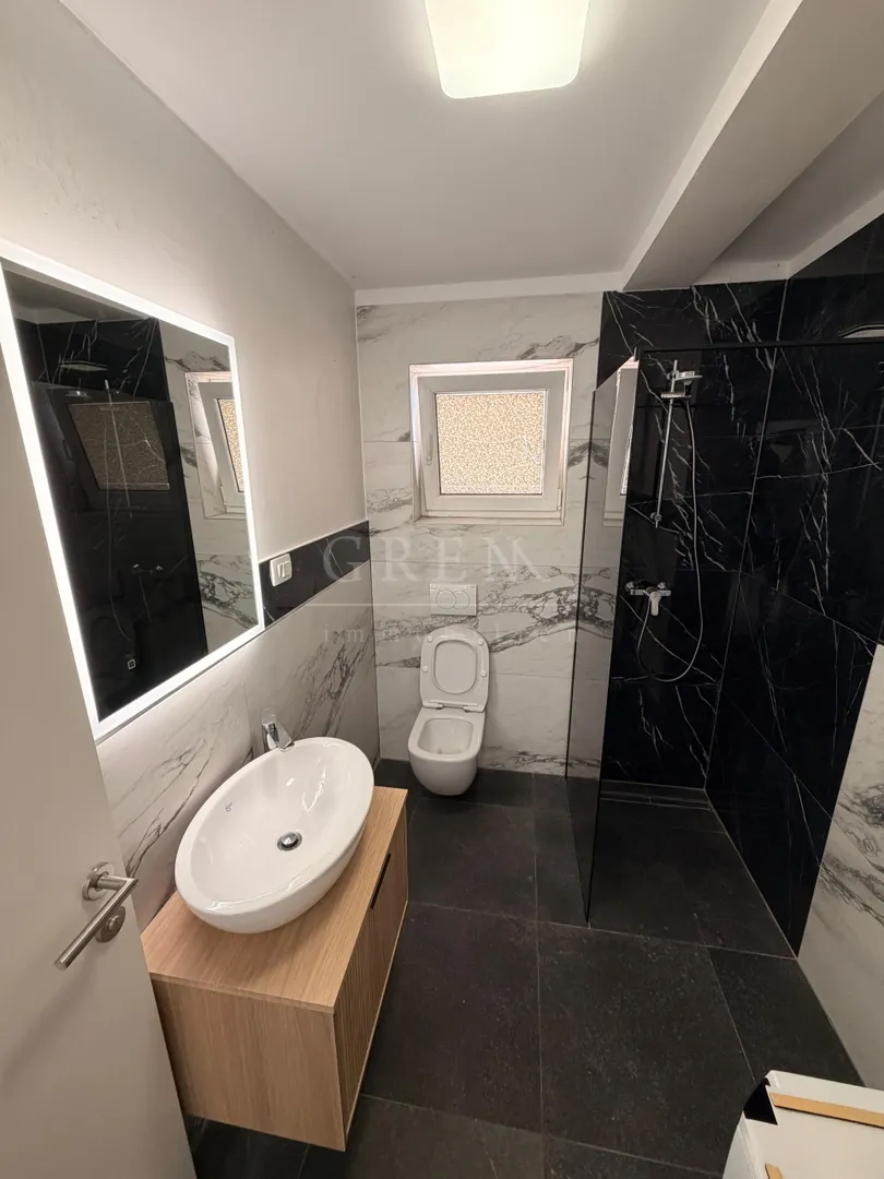 stan novigrad istra, 36 m2+terasa 20 m2+parking - slika 6