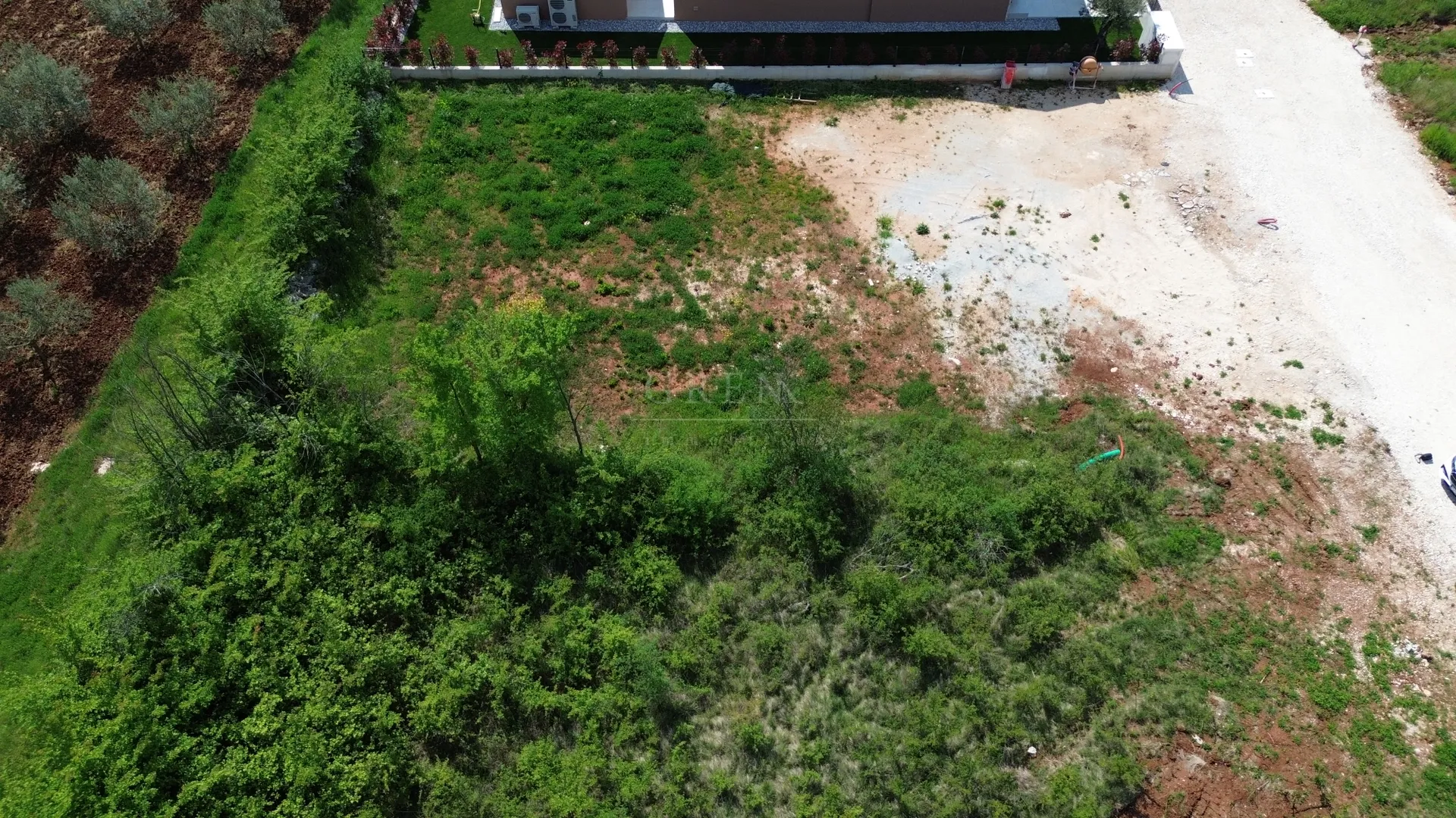 građevinsko zemljište 5 km od višnjana - slika 6