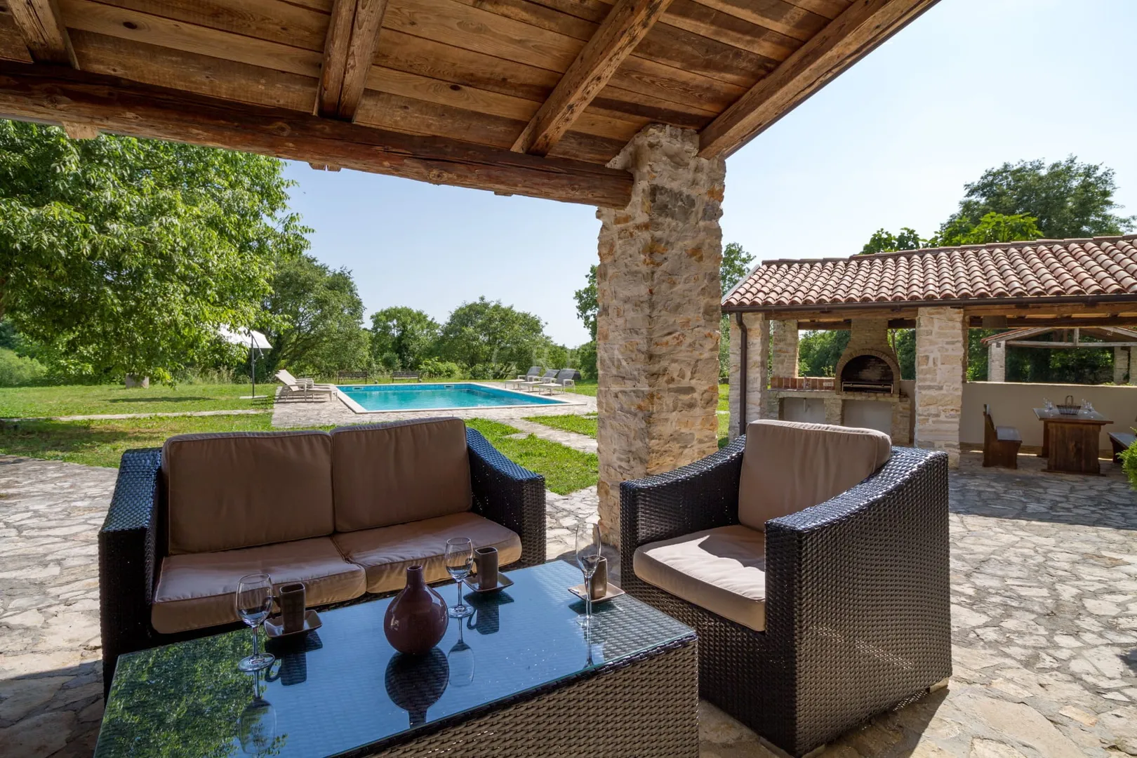 prekrasna kamena vila s bazenom – barban! - slika 2