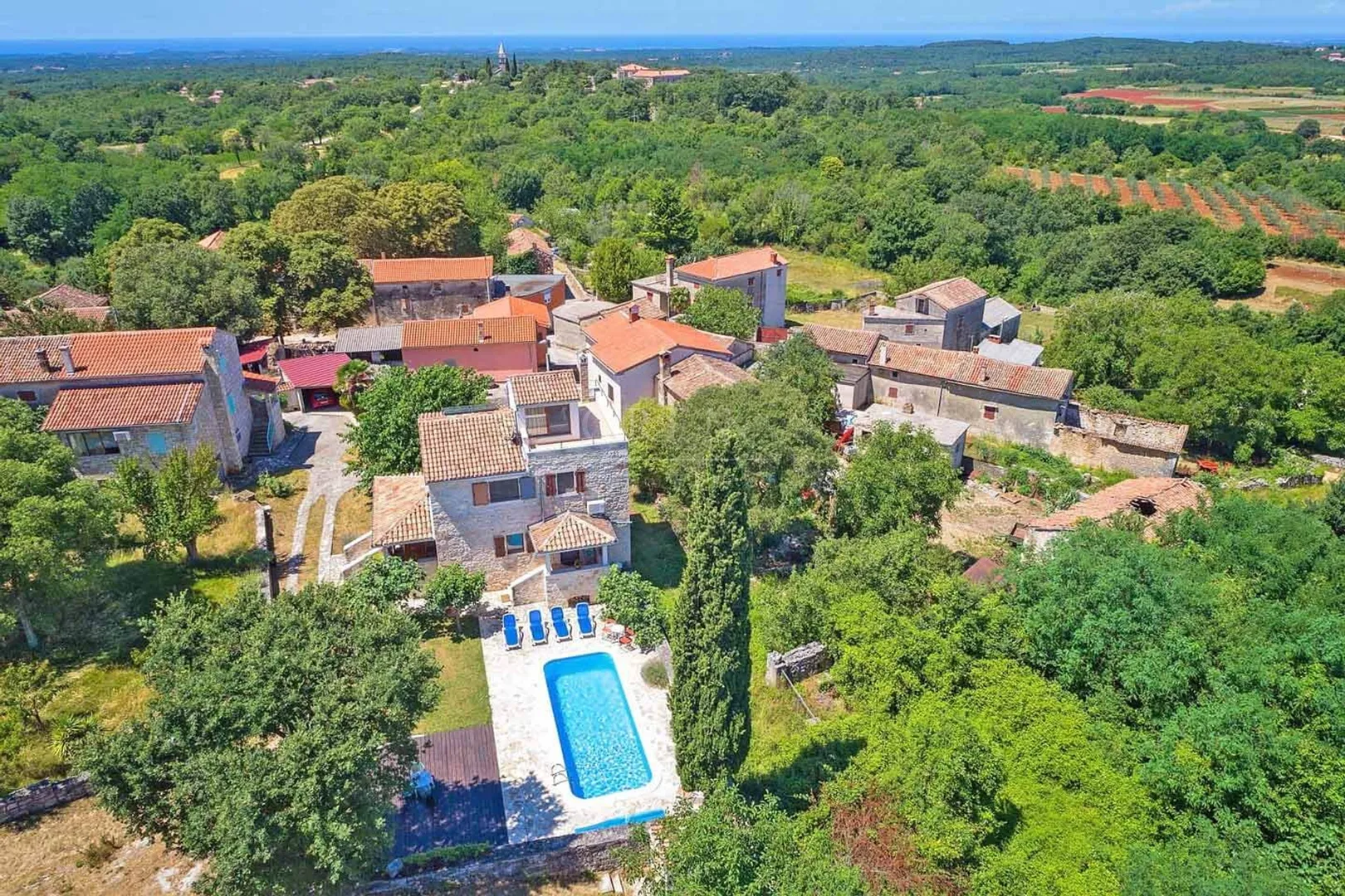 kamena kuća sa bazenom okolica poreča - slika 3