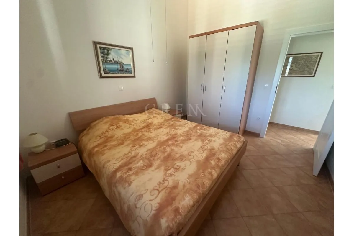 dvojna kuća 8 km od poreča i mora - slika 21