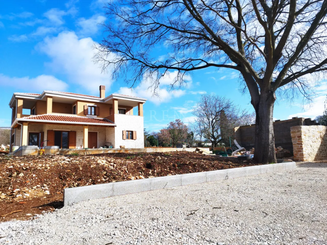 vila 8 km od poreča u izgradnji sa pogledom na more - slika 3
