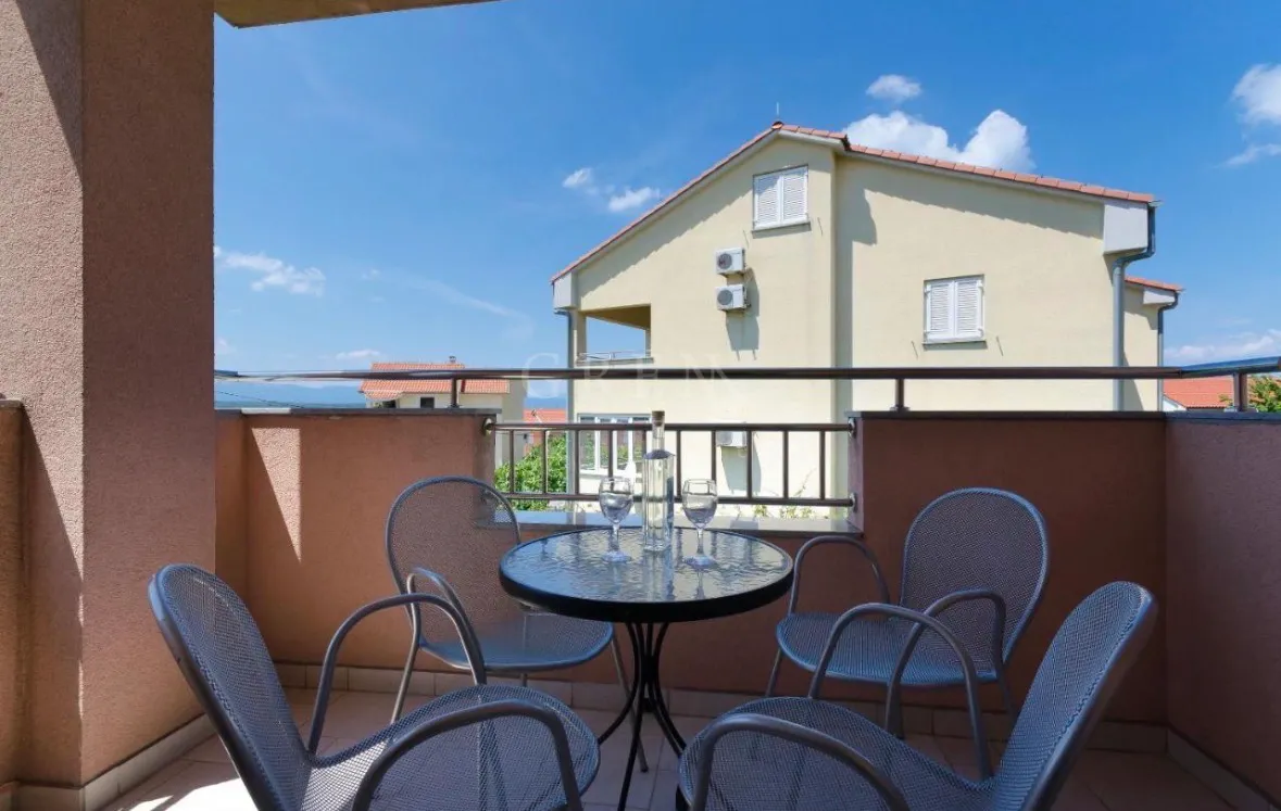 stan malinska krk, 62 m2+parking, balkon - slika 5