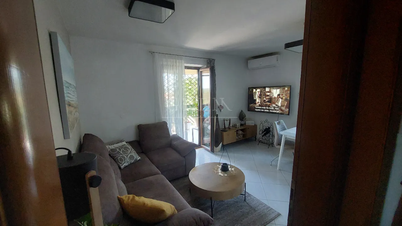 stan sa pogledom na more u okolici poreča - slika 7