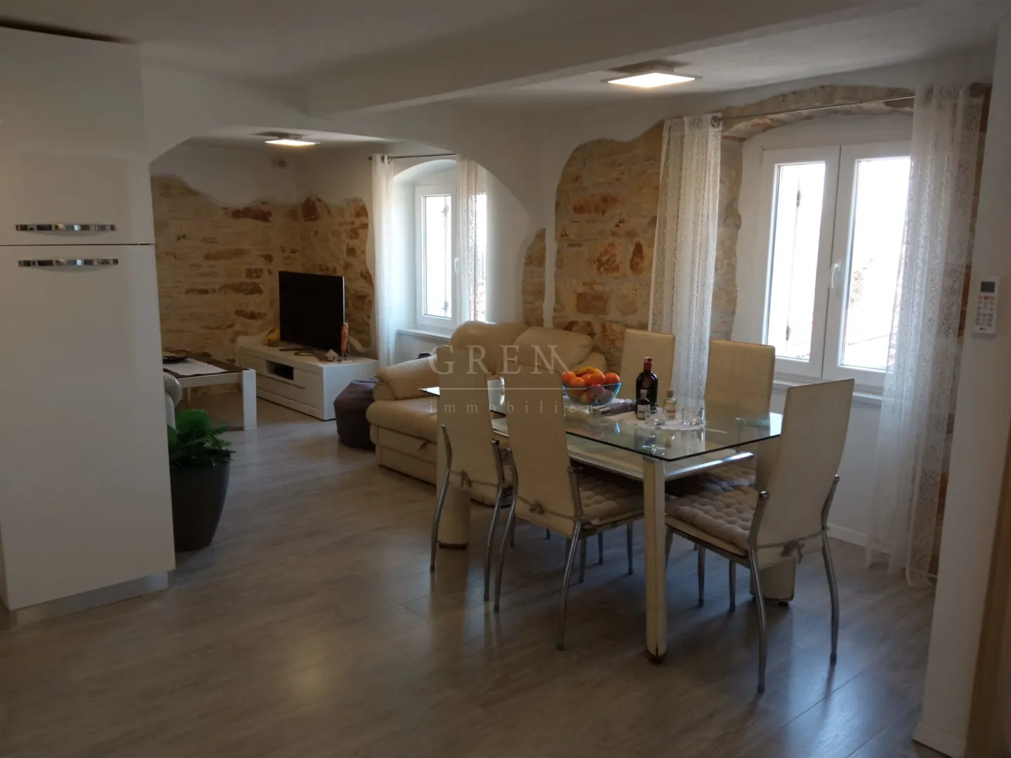 kuća sa 3 stana nedaleko mora - slika 19