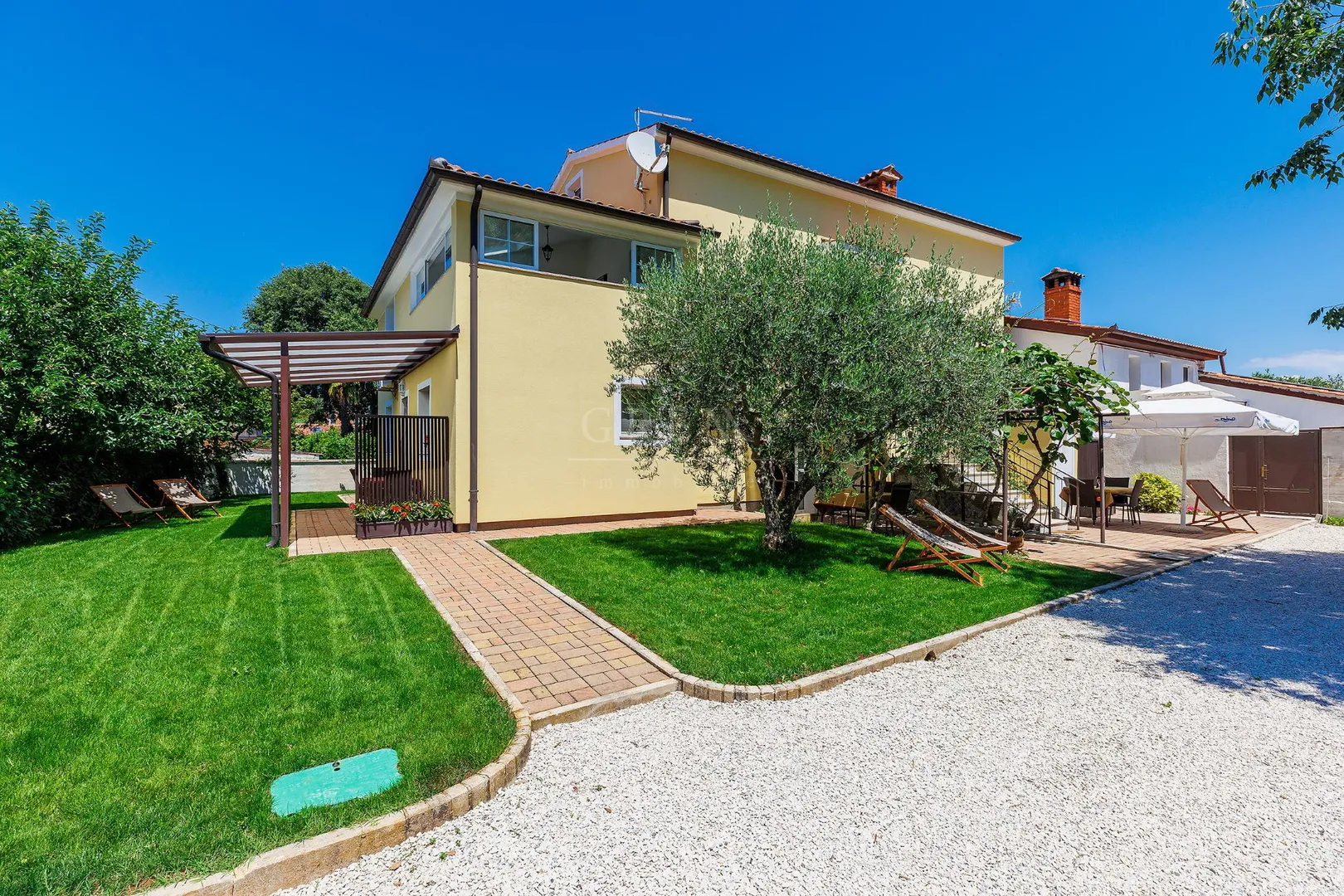 kuća poreč sa 5 apartmana 1,5 km od mora, prilika - slika 3