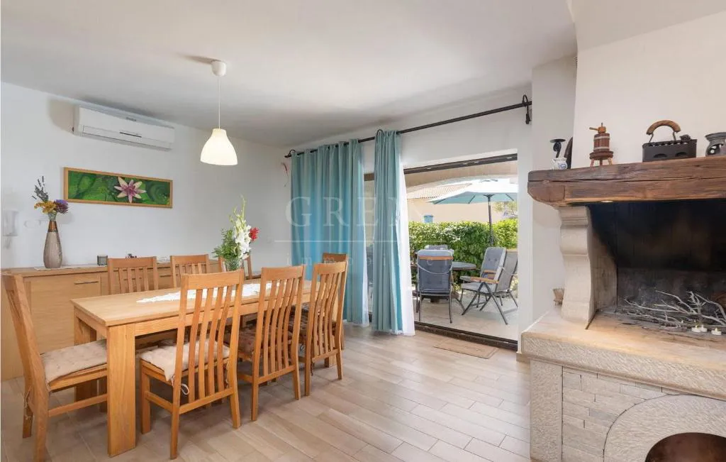 vila sa bazenom okolica višnjana, 160 m2, prodaja, prilika - slika 11
