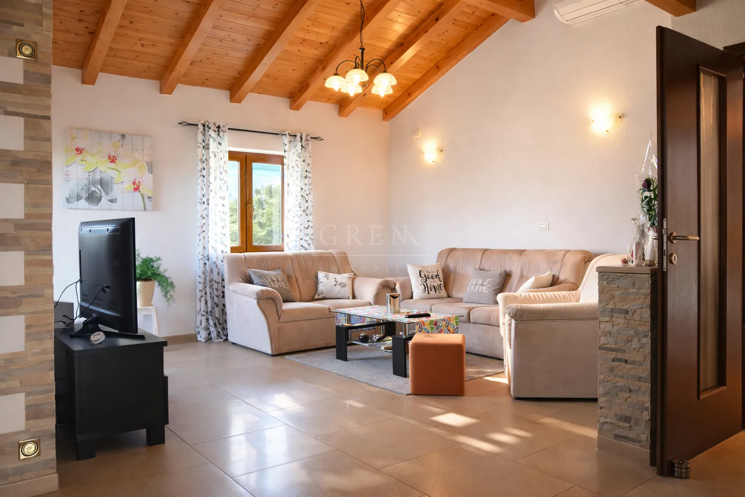 kuća sa 4 apartmana 7 km od poreča - slika 26