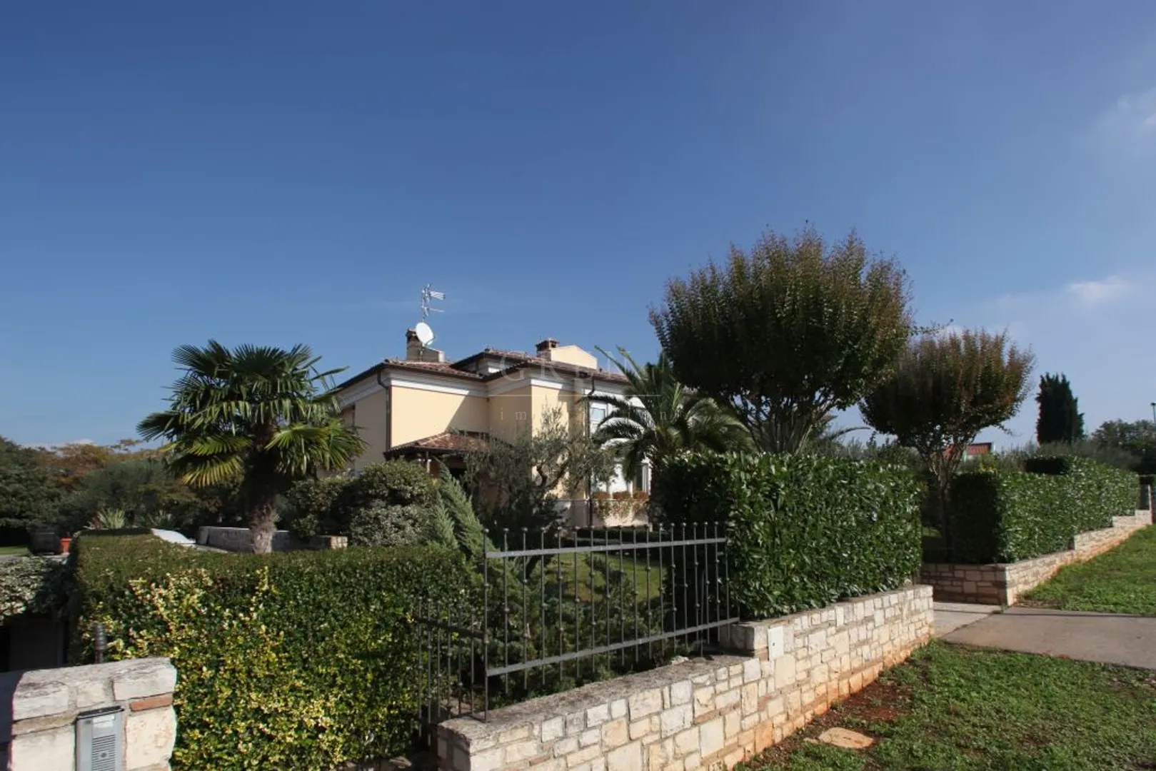 prekrasna vila poreč, 800 m od mora, 420 m2 - slika 11