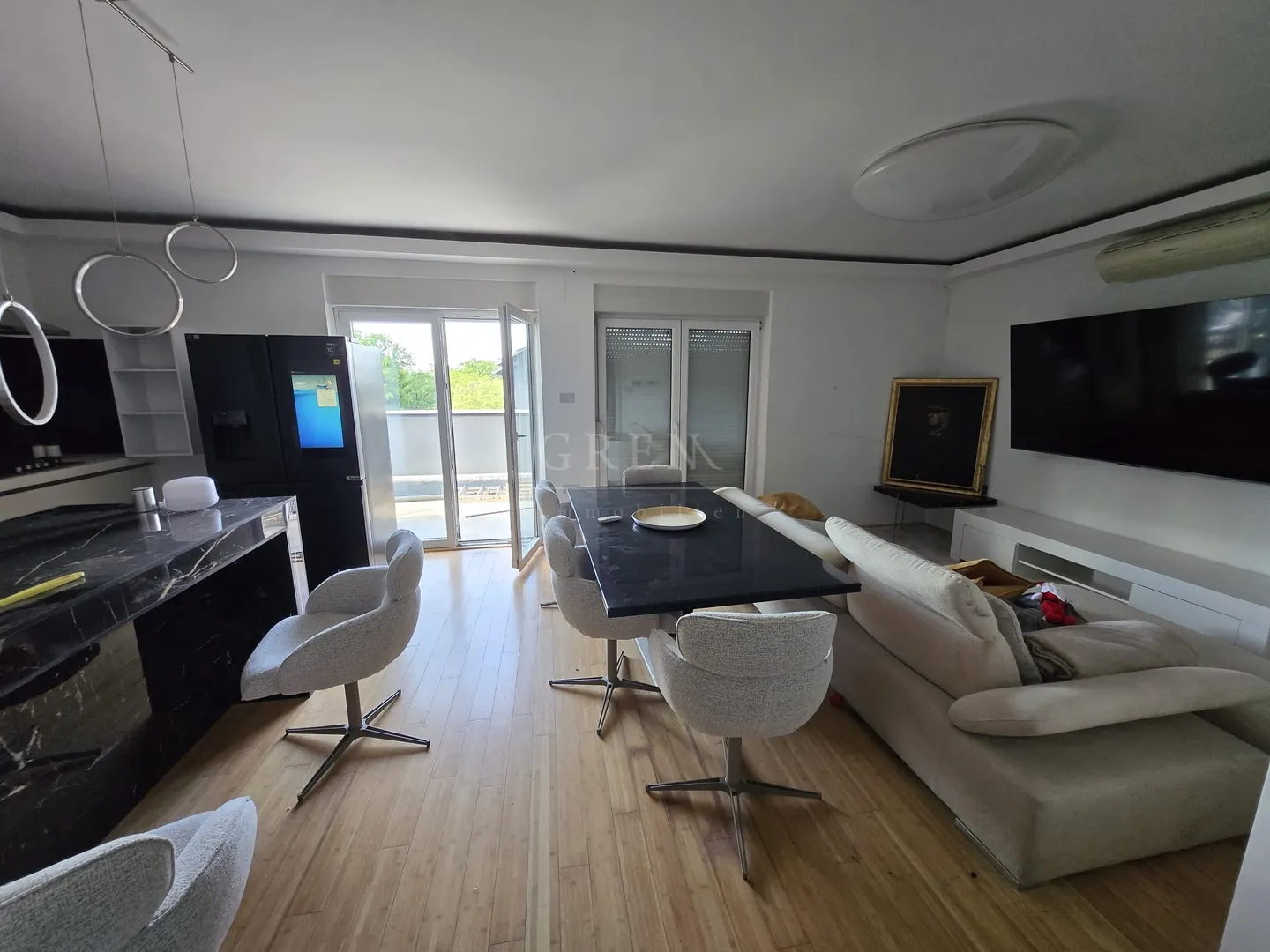 Stan Gornja Dubrava Zagreb, 120 m2, garaža