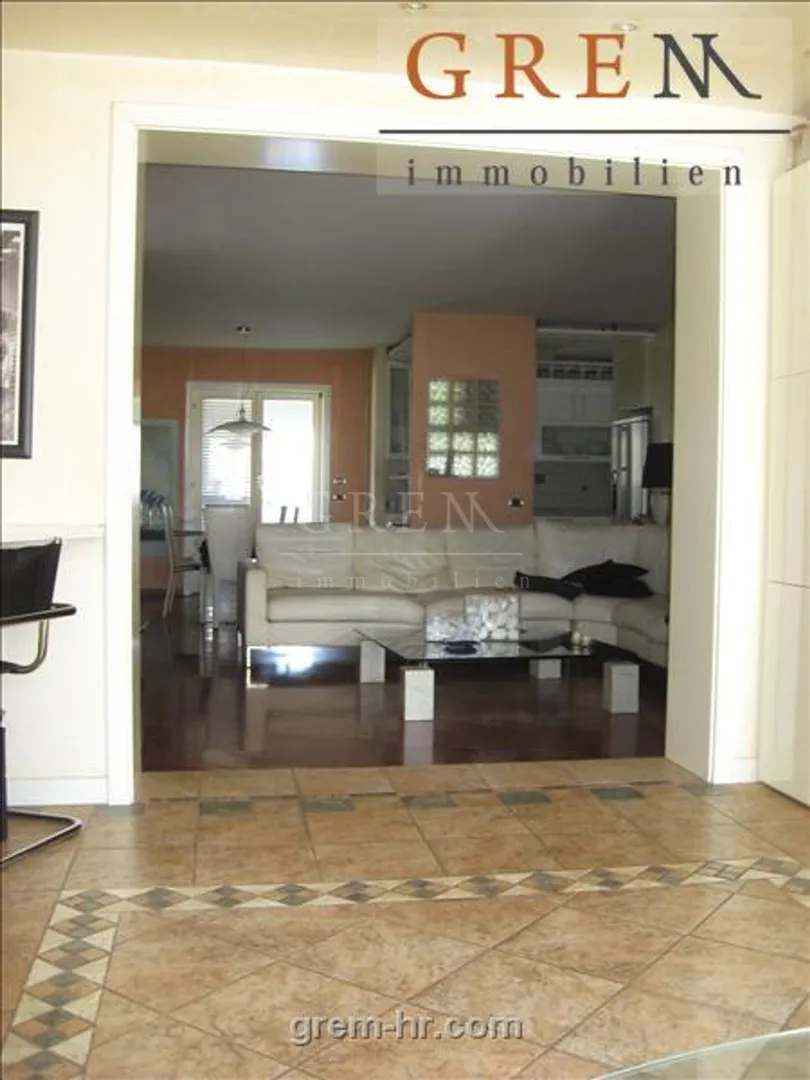 kuća poreč, 400 m od mora, 200 m2 - slika 3