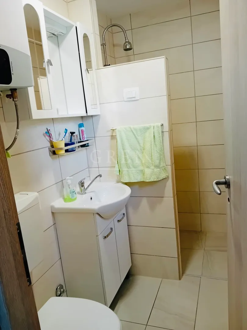 prodaja,kuća (222m2 bruto) s velikim potencijalom,novi vinodolski! - slika 15