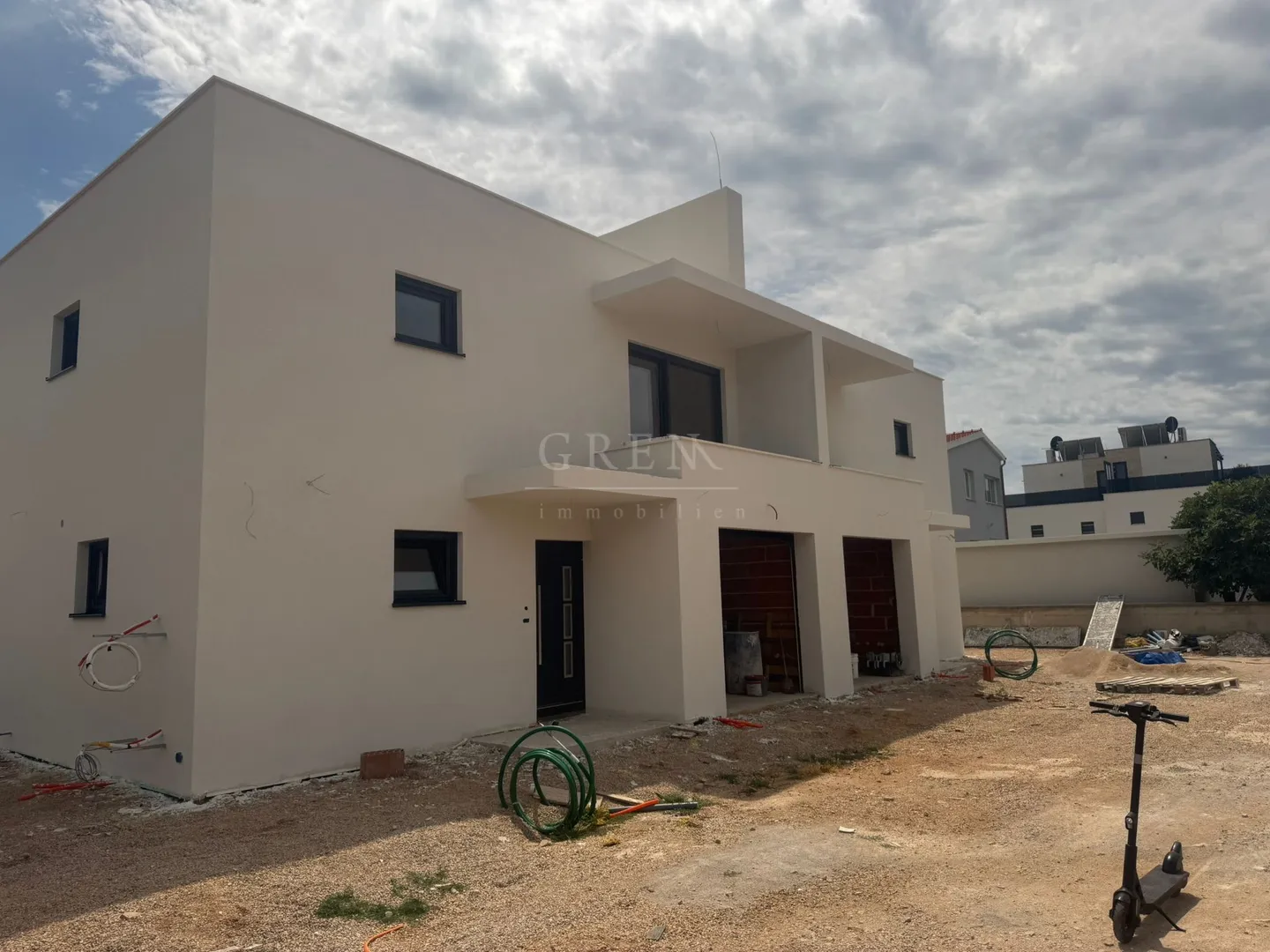 prodaja,vodice srima, dvojna kuća 204,40 m² (neto) sa bazenom! - slika 6
