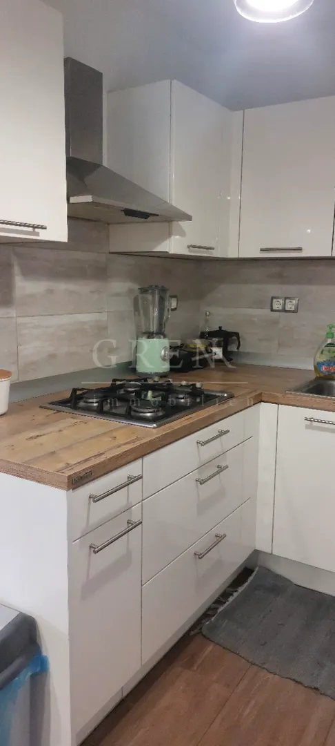 kuća sa 3 stana u centru mjesta udaljena 2000 m od mora - slika 21