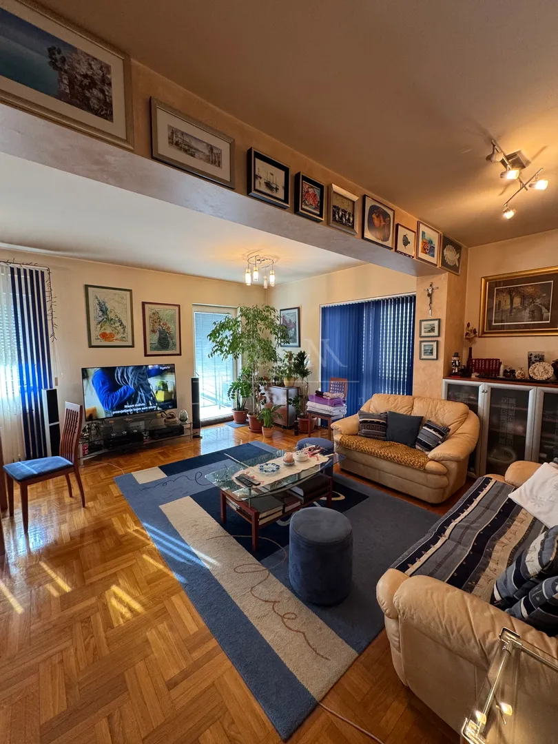 Stan Zagreb Vrapče, 85m2 + privatna garaža 29m2, dva balkona 9m2