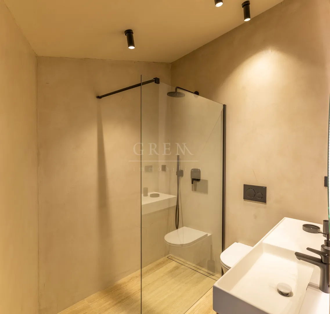 luksuzna kuća u vrsaru za najam – 2 spavaće sobe, jacuzzi, sauna i terasa - slika 8