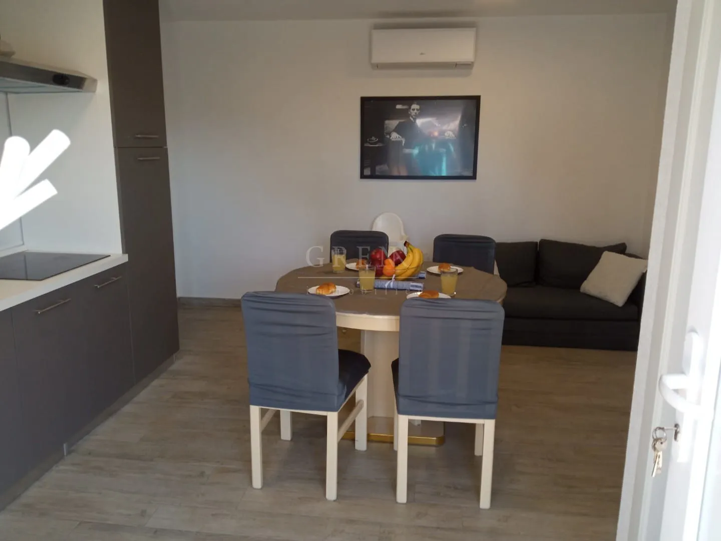 kuća sa 3 stana nedaleko mora - slika 10