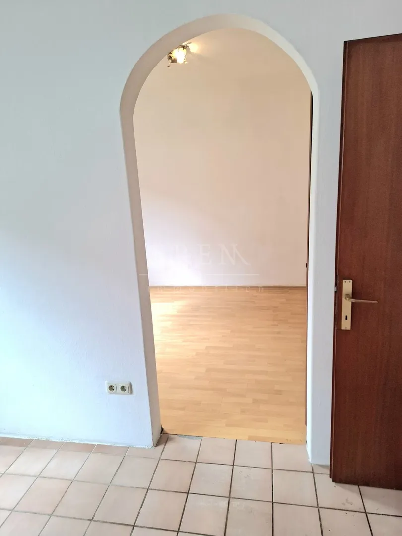 kuća zagreb trnava, 525 m2+garaža, 8 stana - slika 5
