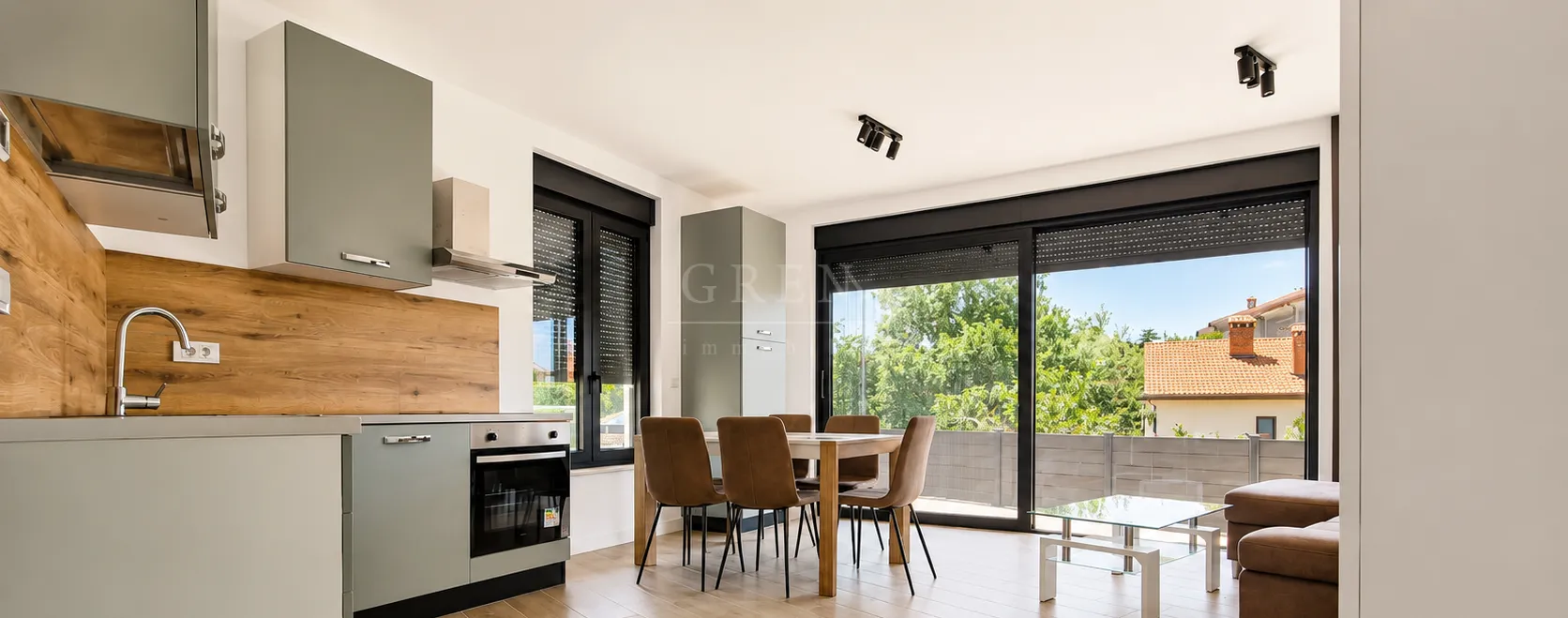 prekrasan stan na izvrsnoj lokaciji, 300 metara od mora, 89 m2, prodaja - slika 5