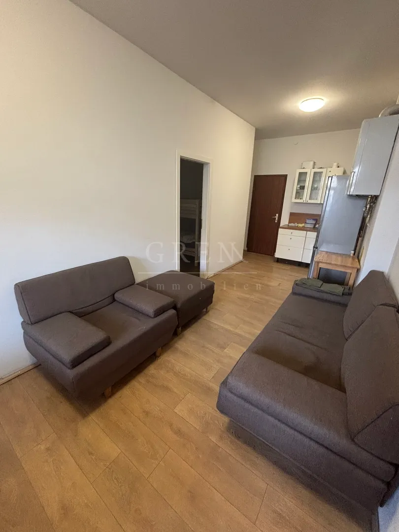 Stan Zagreb Trešnjevka, 82 m2+13 m2 parking