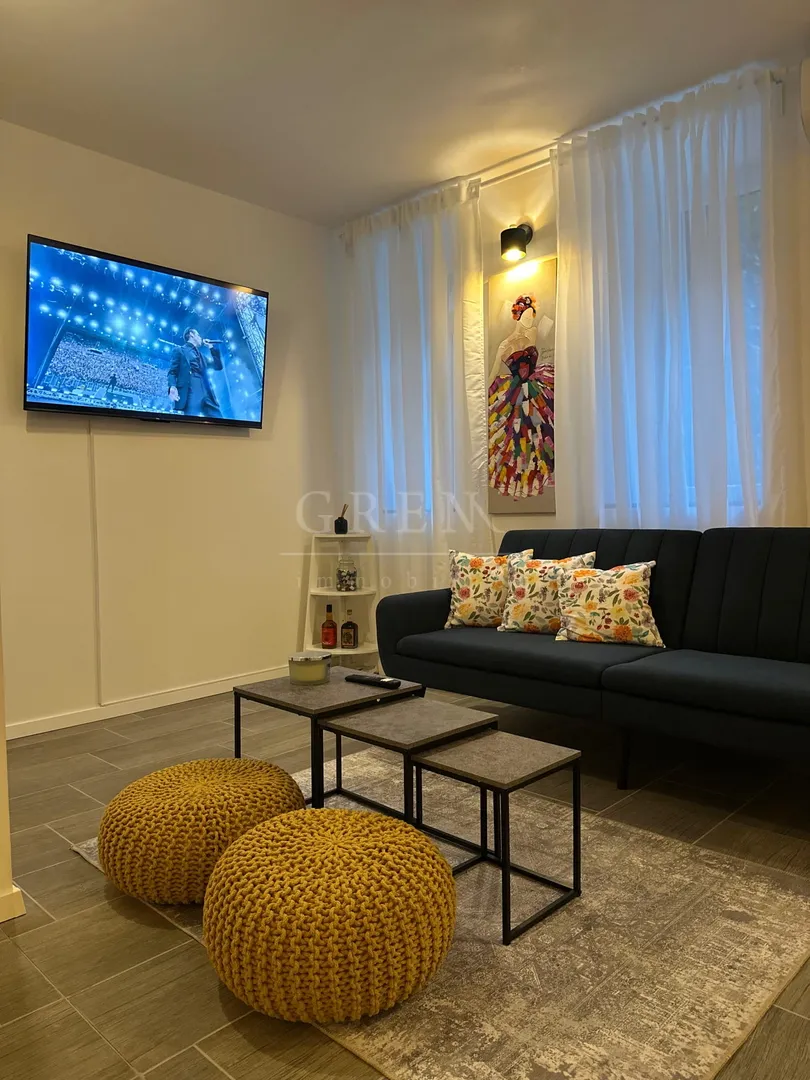 Stan Zagreb Centar, 67 m2+ 5 m2 spremište, trosoban