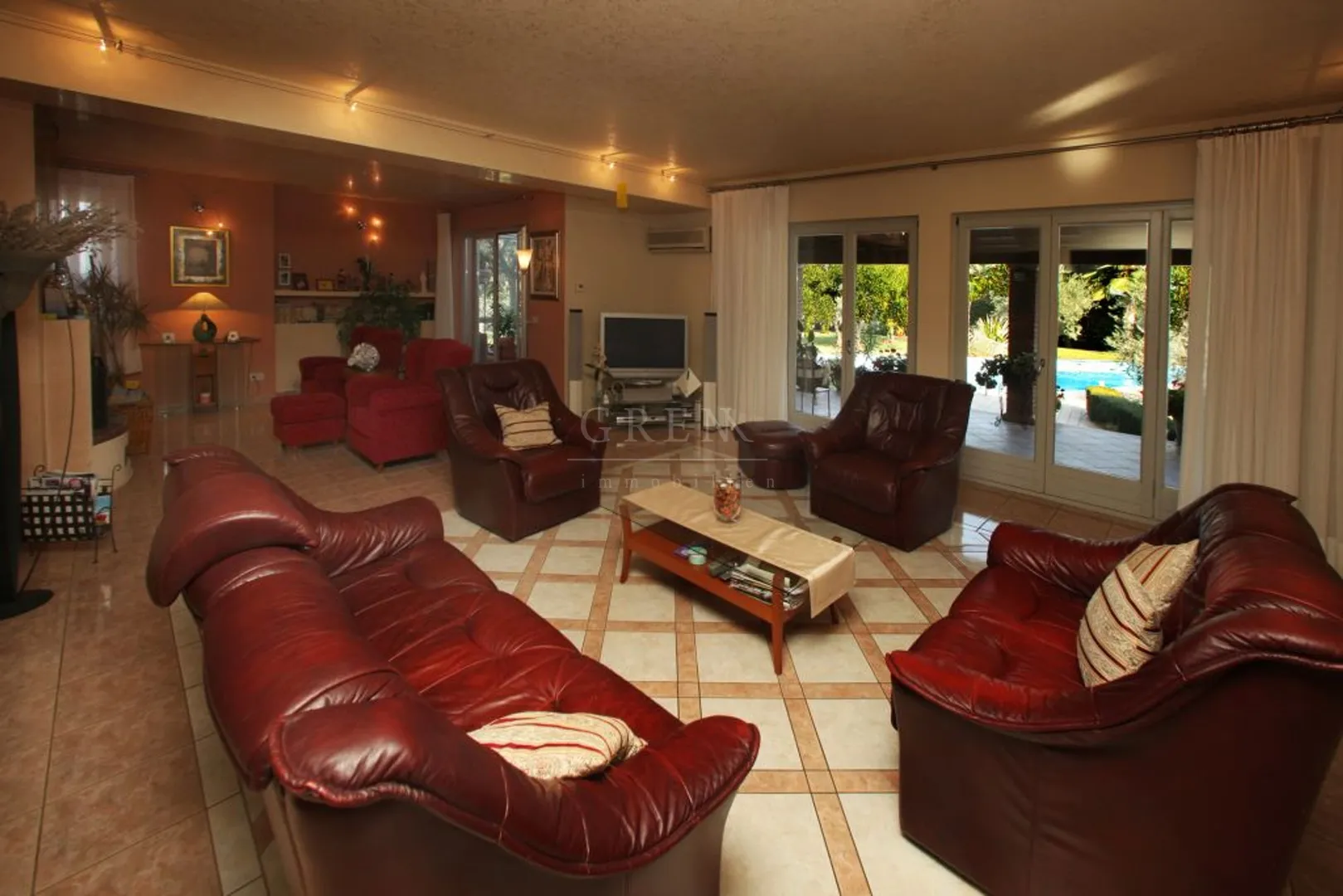 prekrasna vila poreč, 800 m od mora, 420 m2 - slika 4