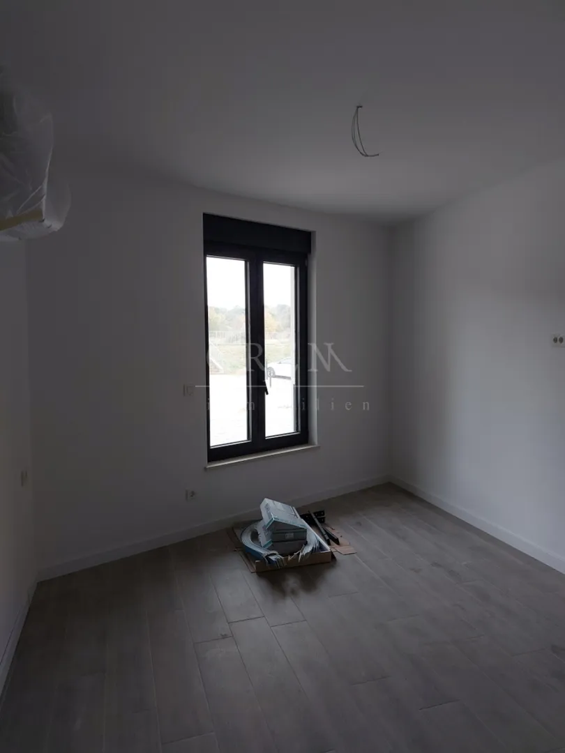prekrasan stan na izvrsnoj lokaciji, 300 metara od mora, 89 m2, prodaja - slika 12