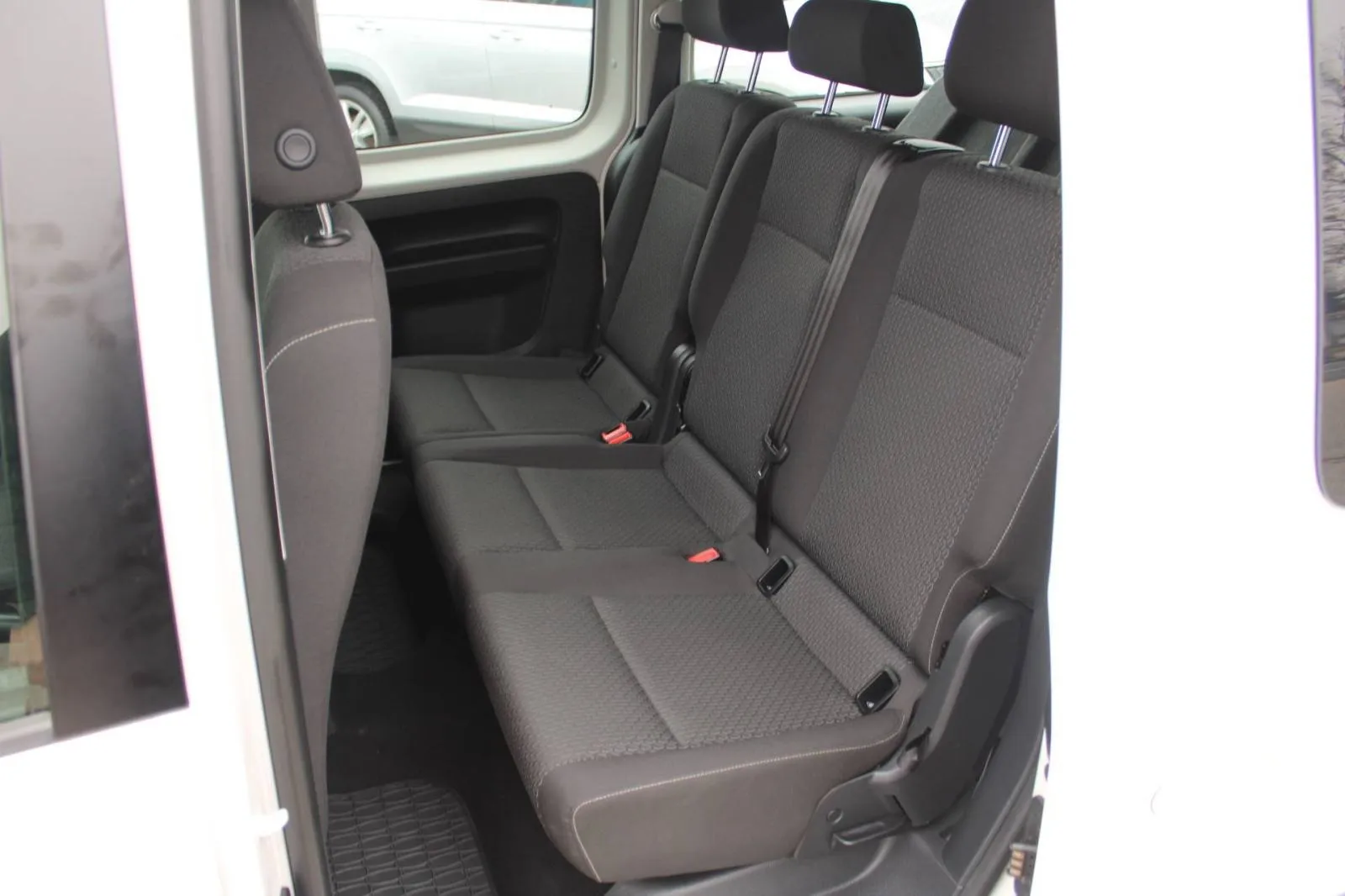vw caddy maxi 2.0 tdi 7 sjedala - slika 12