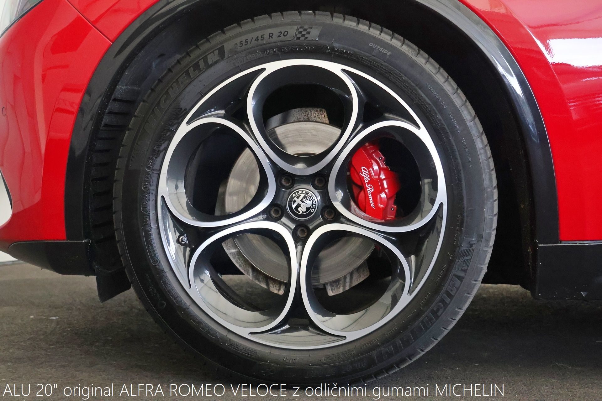 alfa romeo stelvio veloce 2.2 multijet q4 at8 210km matrix cockpit - slika 18