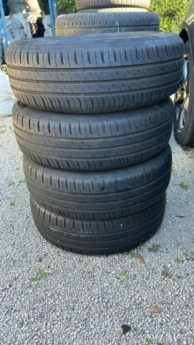 Gume ljetne Michelin 215/60/17 4 kom. Continental 205/55/17, 2 kom.20€ - Kastav