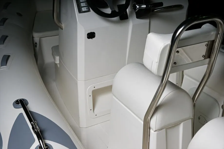 gumenjak brig navigator 610 - slika 15