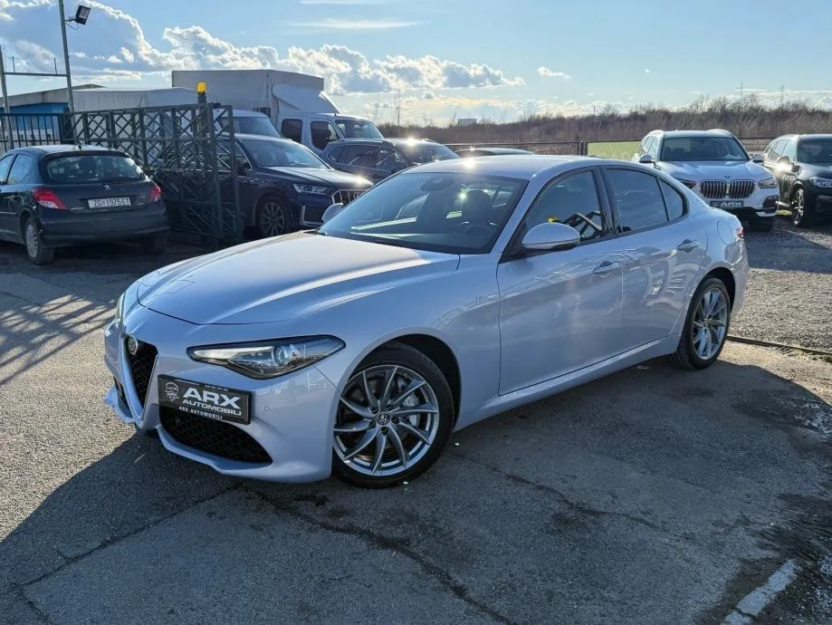 alfa giulia 2.2d automatik ti q4 210ks velika navi°kamera°koža°leasing - slika 19