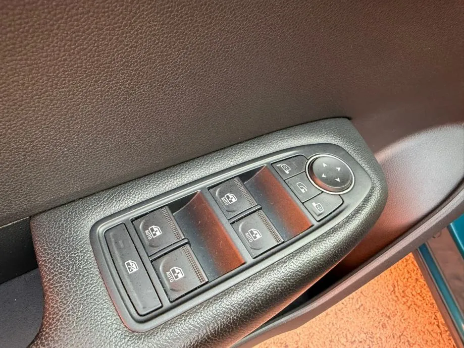 renault megane conquest 1.3 automat etech 145 arkana •leasingbezučešća - slika 19